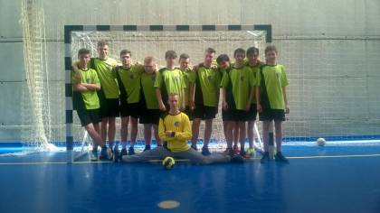 Rywalizacja międzyszkolna piłarzy i piłkarek