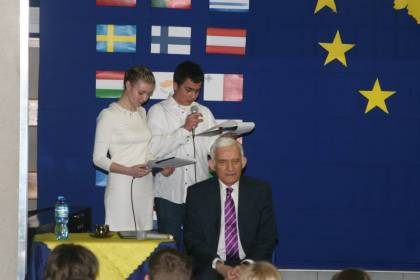 Jerzy Buzek w gimnazjum nr 2 w Lublińcu