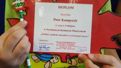 Polskie symbole narodowe w jesiennej szacie