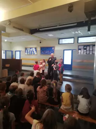 Spotkanie dla klas 1-3 z przedstawicielem KPP w Lublińcu
